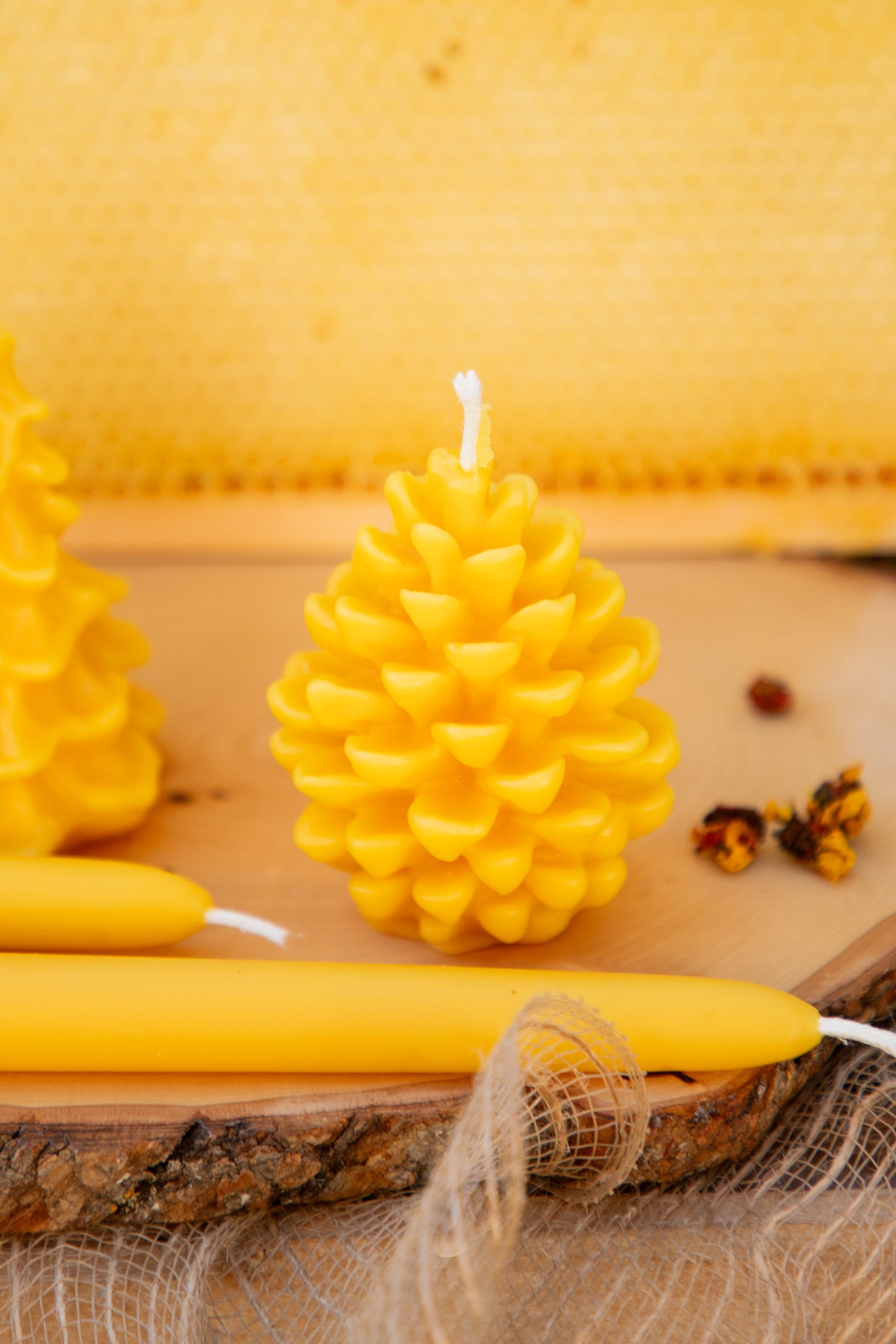 Beeswax Candle (Med. Pinecone)
